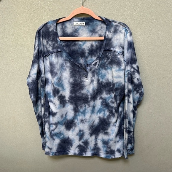 Volcom Tops - Volcom Blue Tie Dye Henley Shirt, oversized, exposed seams, women’s size medium